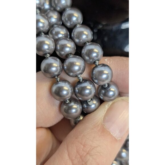 Vintage Faux Pearls dark Blue long 29 inch knotted Strand Necklace - Picture 5 of 10
